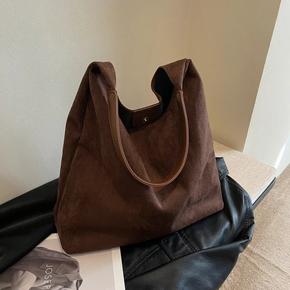 Cecilia - Suede Tote Veske