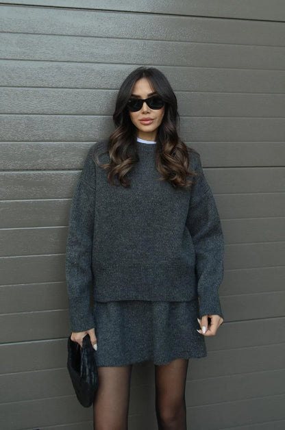 Helena - Strikket sett med skjørt og dress