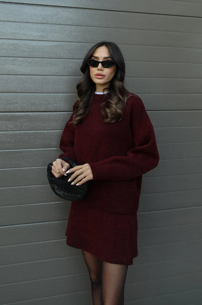 Helena - Strikket sett med skjørt og dress